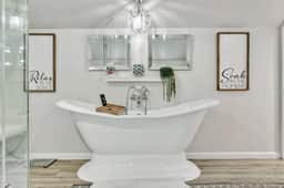 Romantic Getaway Hideout | Soak, Sip, and Relax - Double Room