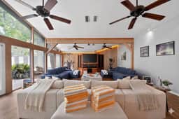 Lake McQueeney Boat Haus | Sleeps 25 | Water & Fun