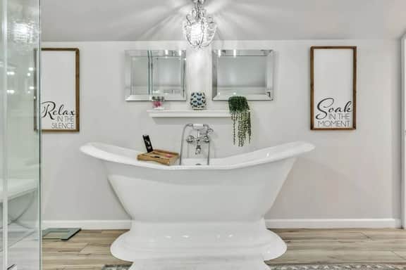 Romantic Getaway Hideout | Soak, Sip, and Relax - Double Room