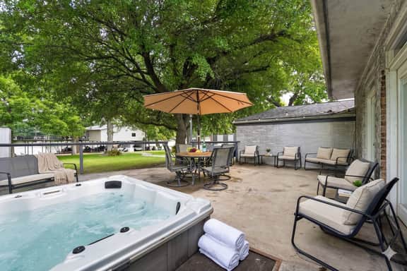 Lake McQueeney Boat Haus | Sleeps 25 | Water & Fun